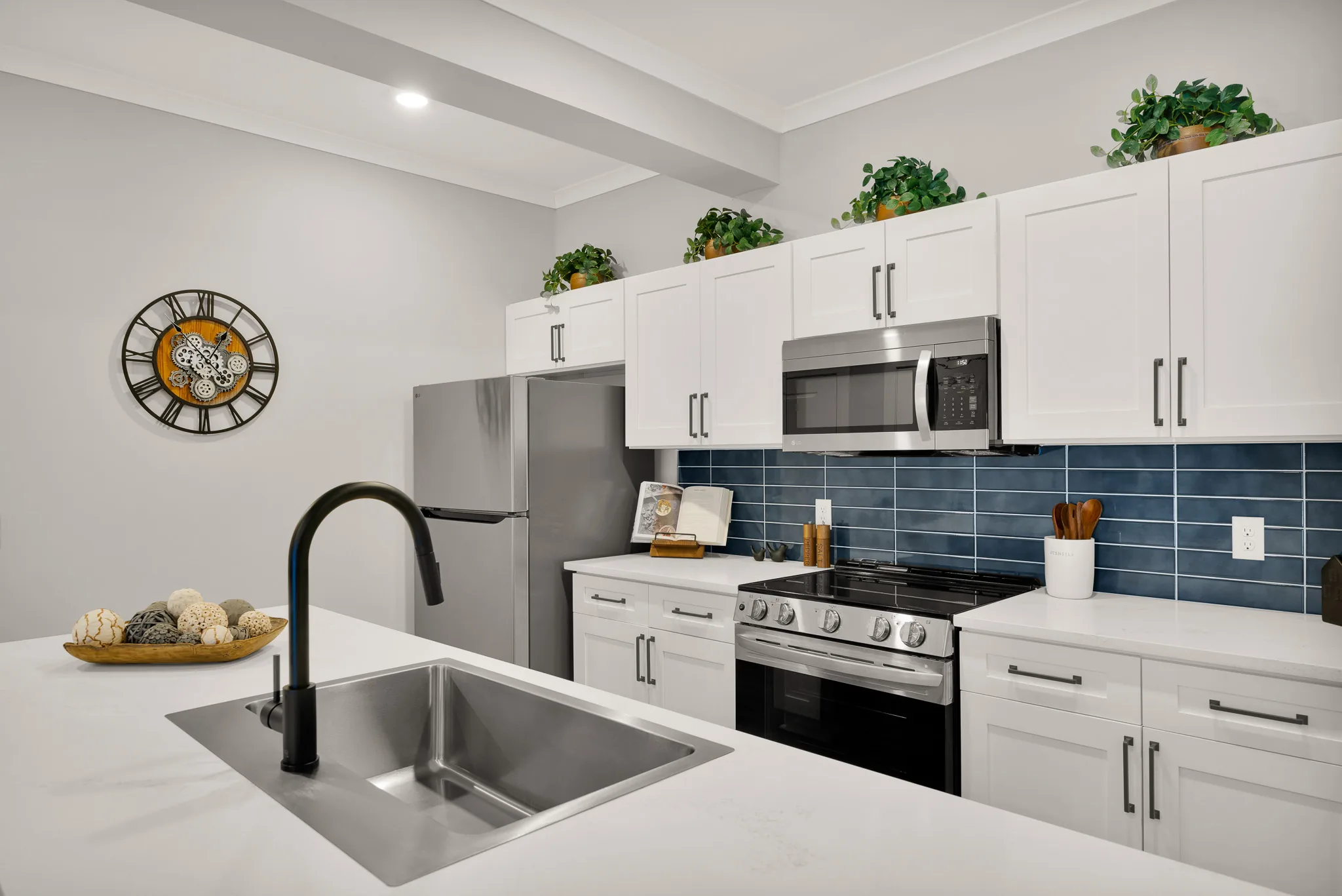 Kitchen in a Pointe Grand apartment home